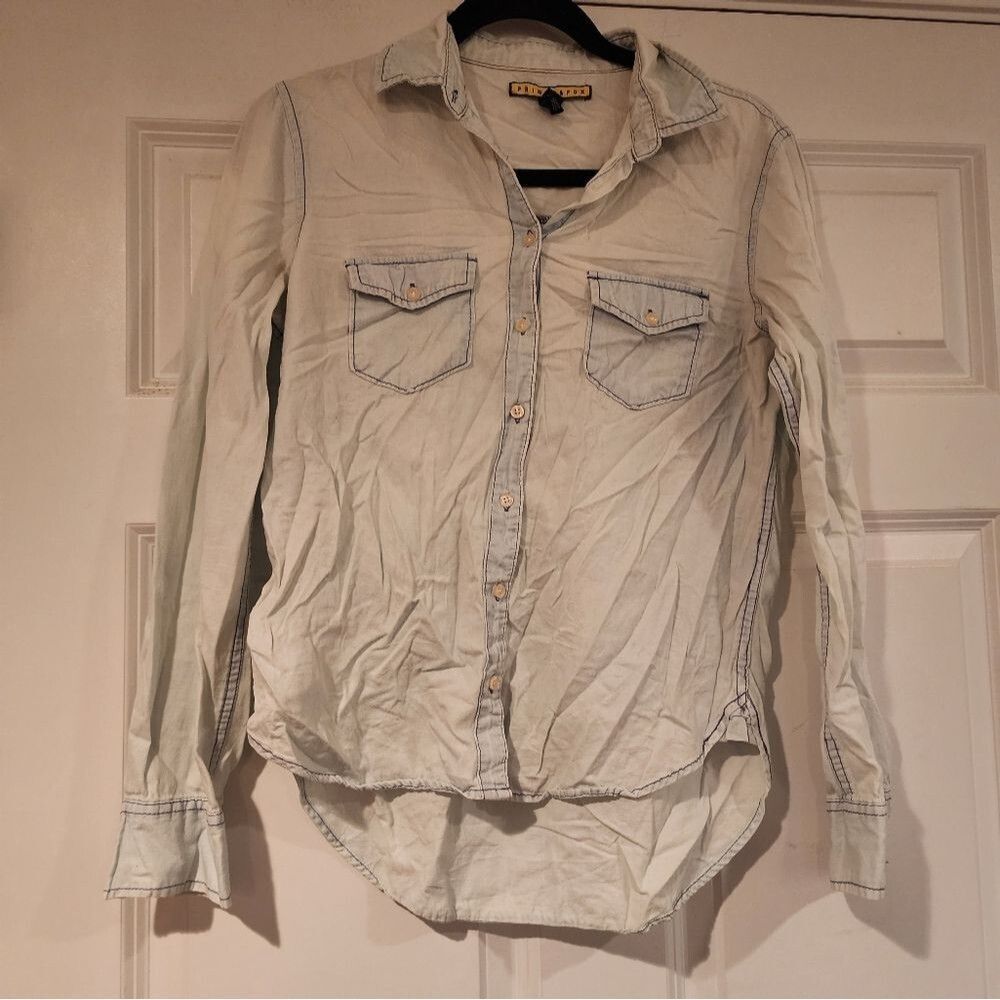 Prince & Fox Light blue button up shirt M